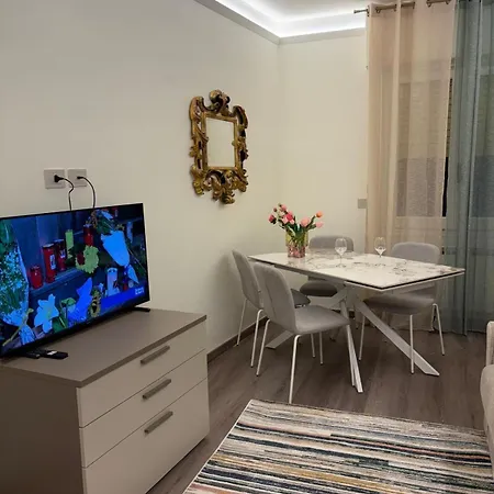 Welcome Riviera-mazzini 30 Ristrutturato Aprile 2025- Bagno E Arredamenti Nuovi- Centralissimo A 100 M Dalle Spiaggie - Vicinissimo A Ristoranti Bar Supermercati La Scelta Ideale Per Un Perfetto Parcheggio A 15 Euro Al Giorno, Da Prenotare Apartment Rapallo