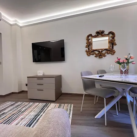 Welcome Riviera-mazzini 30 Ristrutturato Aprile 2025- Bagno E Arredamenti Nuovi- Centralissimo A 100 M Dalle Spiaggie - Vicinissimo A Ristoranti Bar Supermercati La Scelta Ideale Per Un Perfetto Parcheggio A 15 Euro Al Giorno, Da Prenotare Rapallo