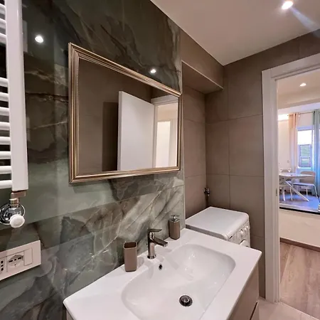 Apartment Welcome Riviera-mazzini 30 Ristrutturato Aprile 2025- Bagno E Arredamenti Nuovi- Centralissimo A 100 M Dalle Spiaggie - Vicinissimo A Ristoranti Bar Supermercati La Scelta Ideale Per Un Perfetto Parcheggio A 15 Euro Al Giorno, Da Prenotare *